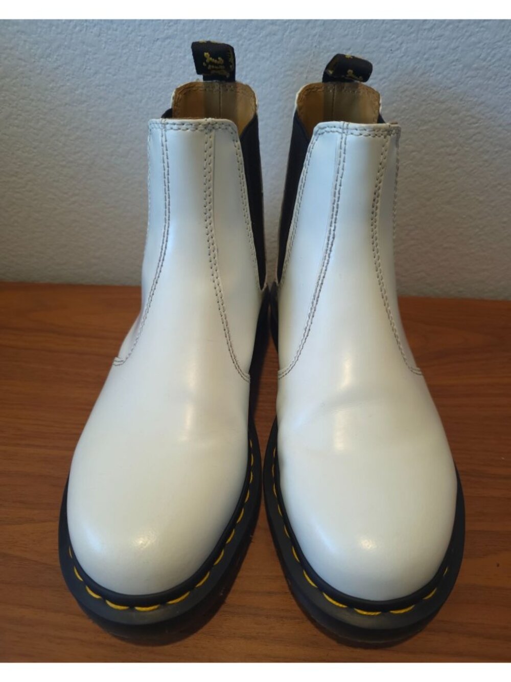 Dr. Martens 2976 White Chelsea Slip-On Classic Style Boots Smooth Leather M6/W7 - Picture 3 of 13